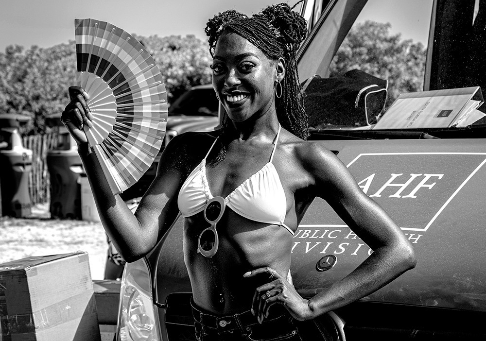 a-hot-and-sunny-day-people-leica-forum